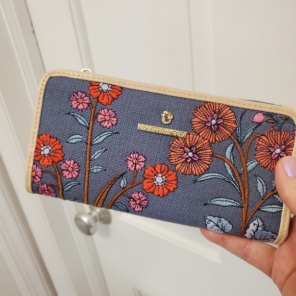 NWOT Spartina 449 Tassel Snap/Zip Wallet Oyster Factory Floral, Ret $98 - Picture 8 of 12